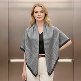 90x90 Seidentuch schwarz weiss klassisch N288b