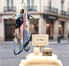 90x90 Seidentuch blau weiss klassisch N10