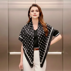 90x90 Seidentuch schwarz weiß Punkte N219