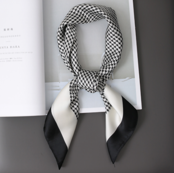 LA FERANI 70x70 Silk Scarf blak beige Silk Stole Foulard Shawl Wrap N264