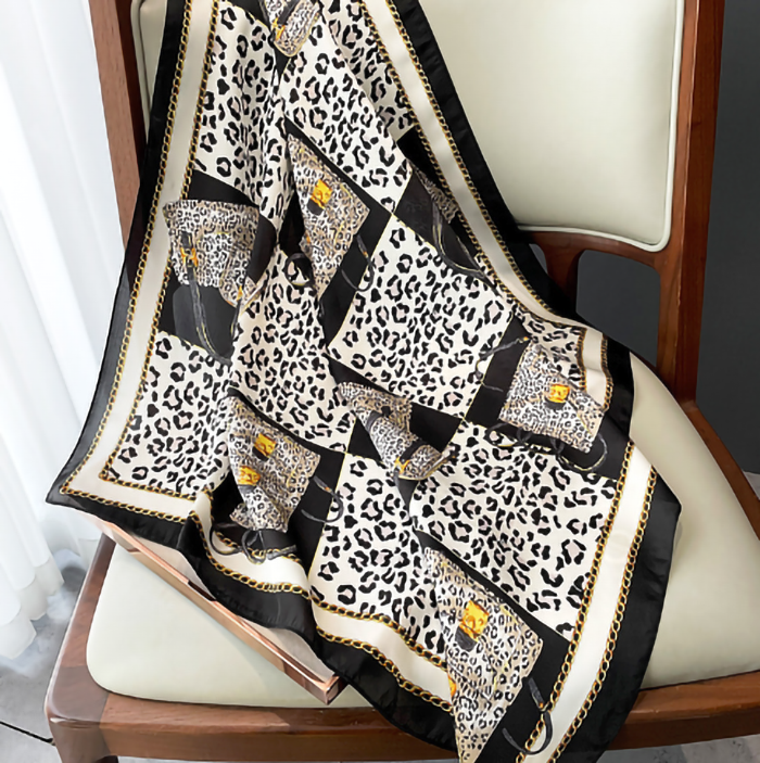 LA FERANI 90x90 Silk Scarf black white Leopard Silk Stole Foulard N269