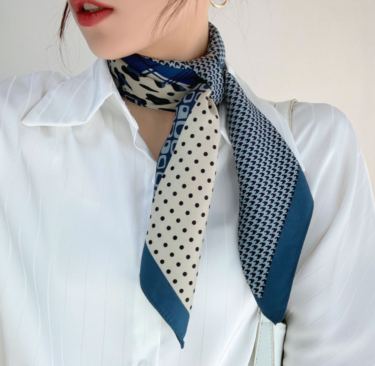 LA FERANI 90x90 Silk Scarf blue beige Business Style  Silk Stole Foulard N319