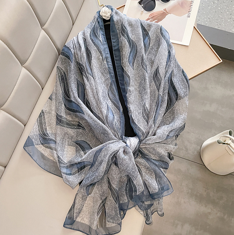 LA FERANI 135x190 Silk Scarf grey white transparent Stole Shawl Foulard Wrap N332