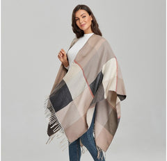 LA FERNAI Poncho 150x130 Wool Cape Wrap Cloak Beige classic All Saisons P10
