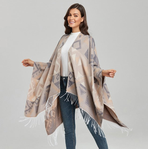 LA FERANI Poncho 150x130 Wool Cape Wrap Cloak Beige All Saisons P12