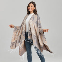 LA FERANI Poncho 150x130 Wool Cape Wrap Cloak Beige All Saisons P12
