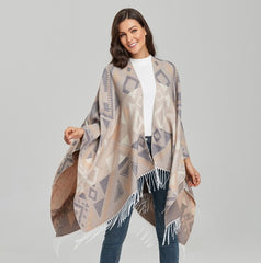 LA FERANI Poncho 150x130 Wool Cape Wrap Cloak Beige All Saisons P12