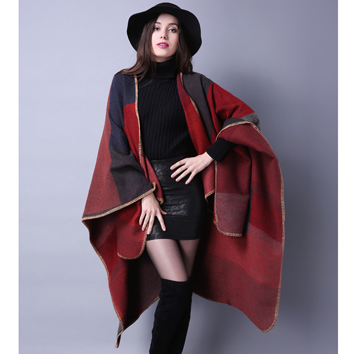 Poncho 150x130 Wool Cape Wrap Cloak Black Red Vintage Classic All Saisons P21