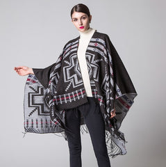 LA FERANI Poncho 150x130 Wool Cape Wrap Cloak grey black All Saisons P5